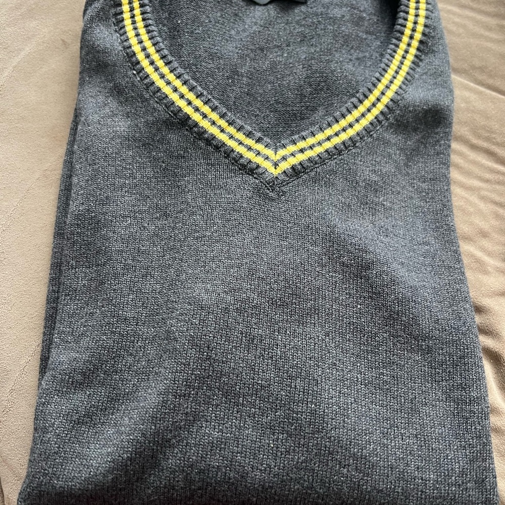 Elegant Gray V-Neck Sweater with Yellow Trim
